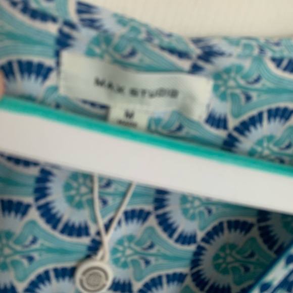 New Max Studio short Flutter Sleeve Top Blouse SZ Medium - Picture 3 of 11